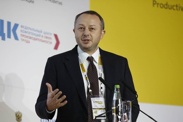 Генеральный директор ФЦК Николай Соломон выразил благодарность руководителю регионального центра компетенций Елене Сидоренко