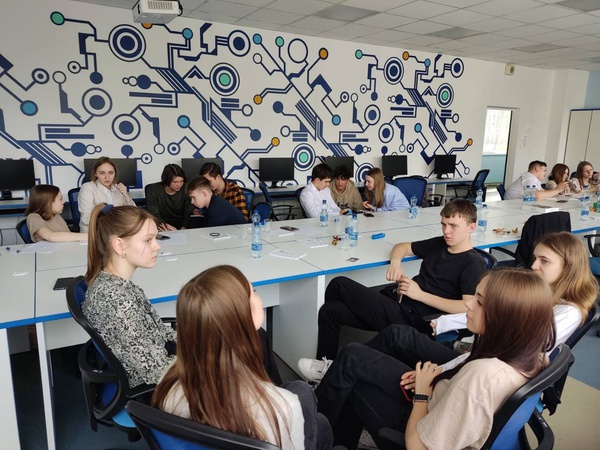 Завершилась обучающая программа «16 бизнес-уроков для молодых людей в возрасте от 14 до 16 лет»