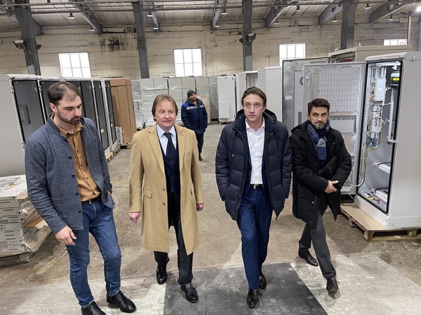 Дмитрий Гладский и Евгений Хромов посетили производственную площадку предприятия ООО «ТЕЛЕКОММ ГРУПП»